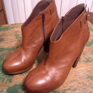 Vic, Ankle High Boot, Women’s Shoes, Euro 38/US 7, Italy